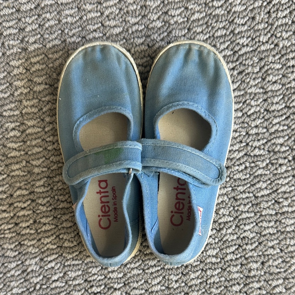 Cienta Kids Light Blue Mary Jane Shoes